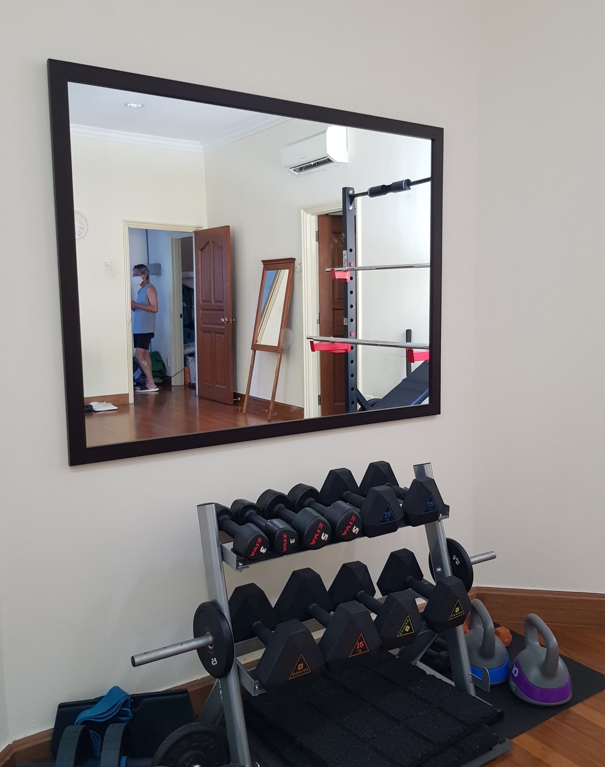 mirror-for-gym-black